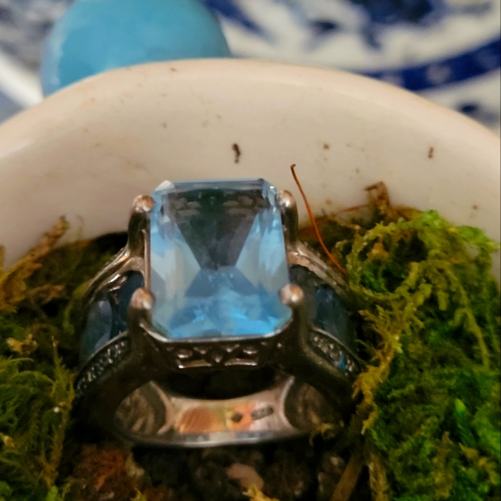 925 blue topaz ring  genuine